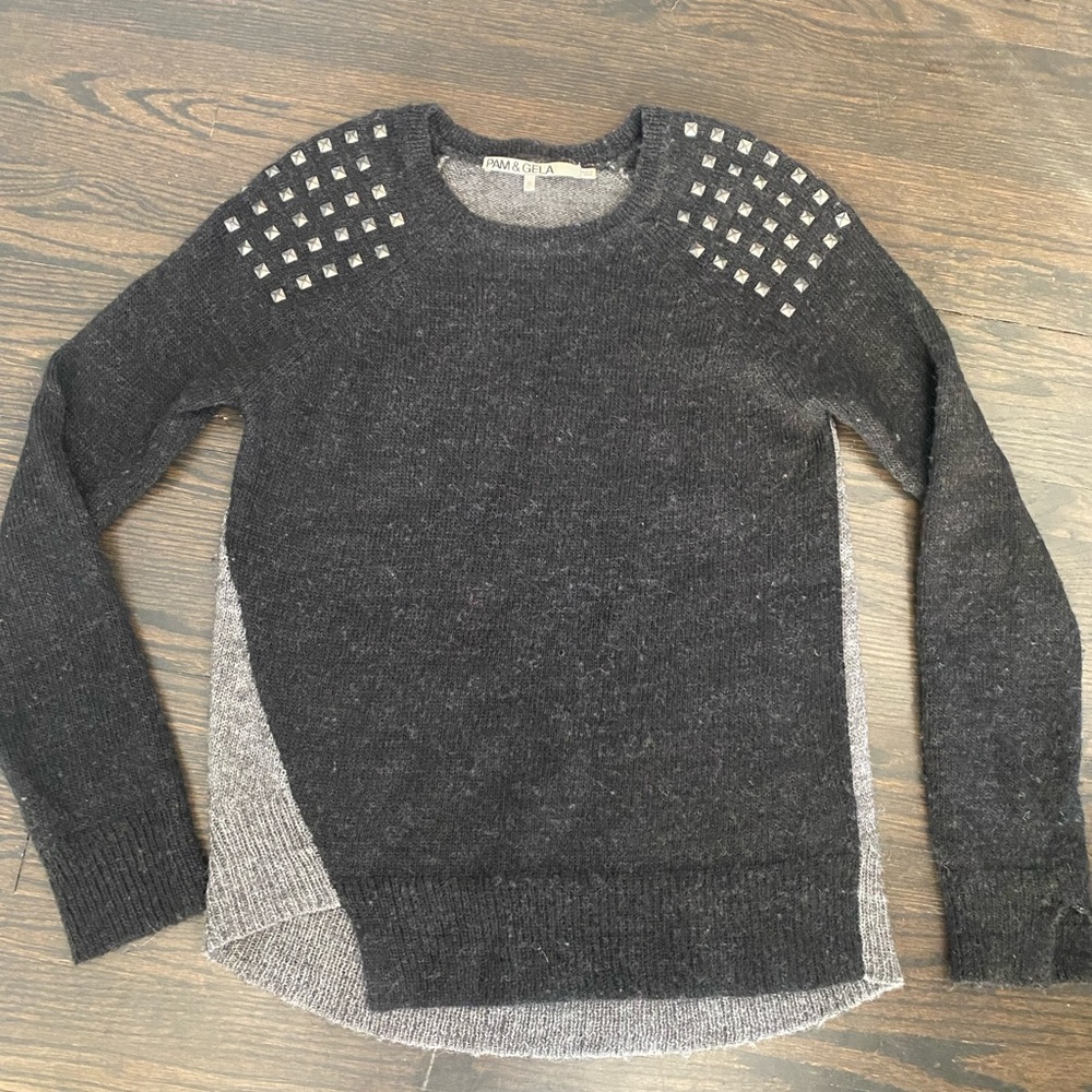 Pam & Gela sweater